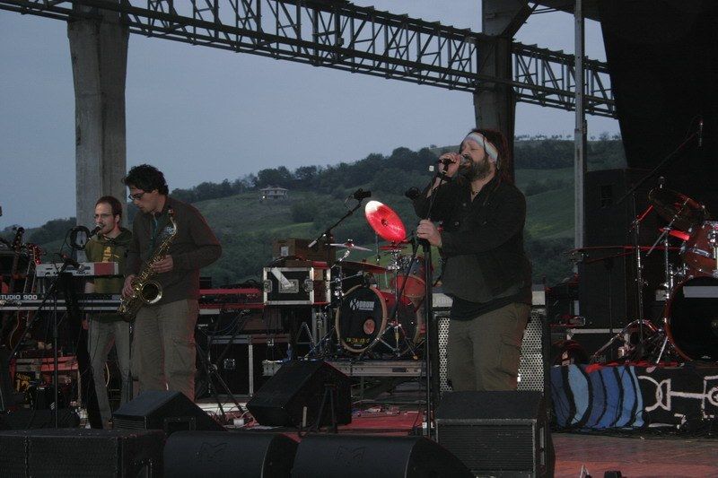 Concerto Aspettando Il Primo Maggio Teramo Abruzzo Edizione 2007